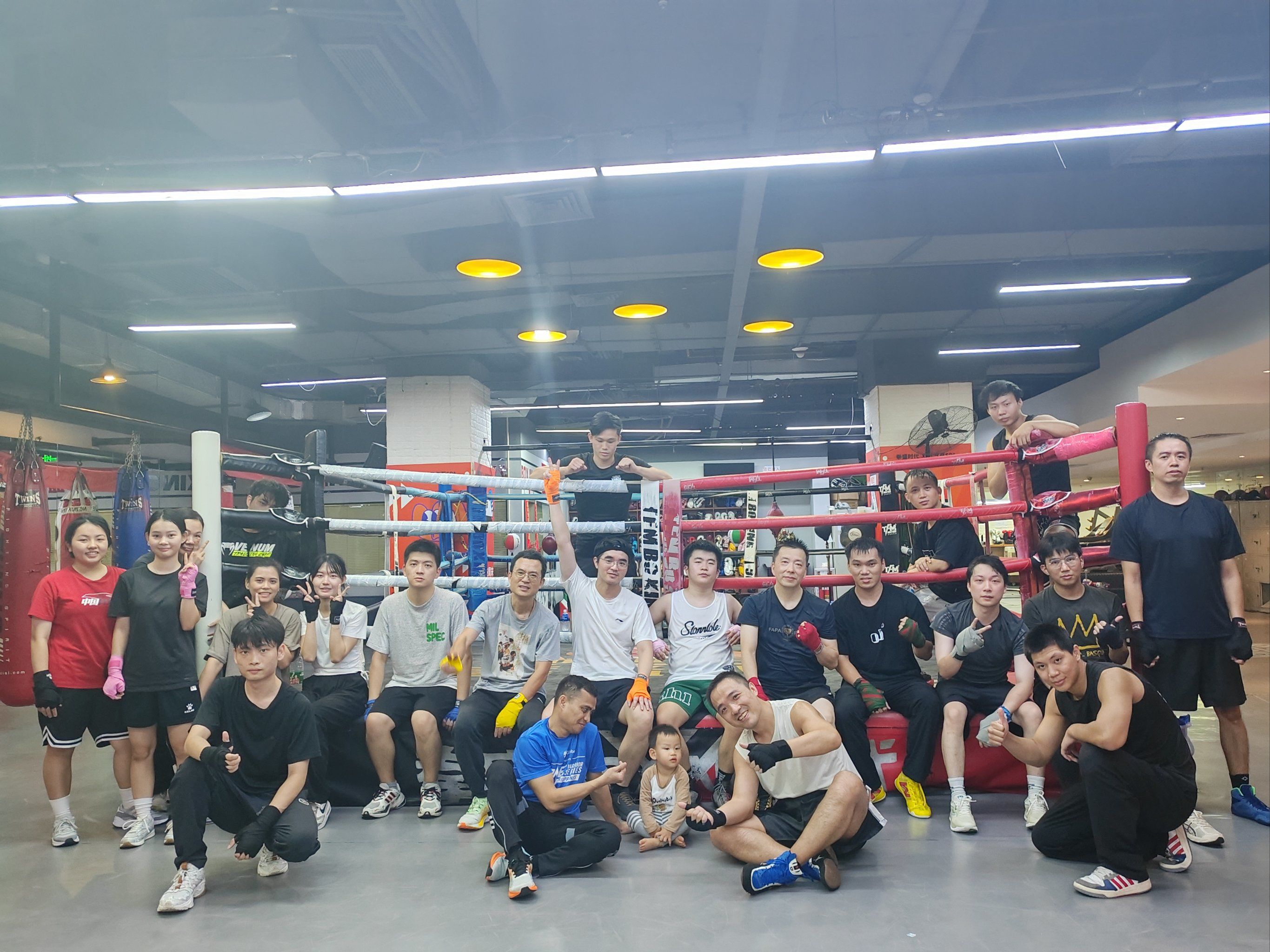 XINGKONG-包含拳击半决赛上演强强对话，洞庭猎隼队鏖战皖江银狐队，多点开花奏效；战术板得到兑现的词条